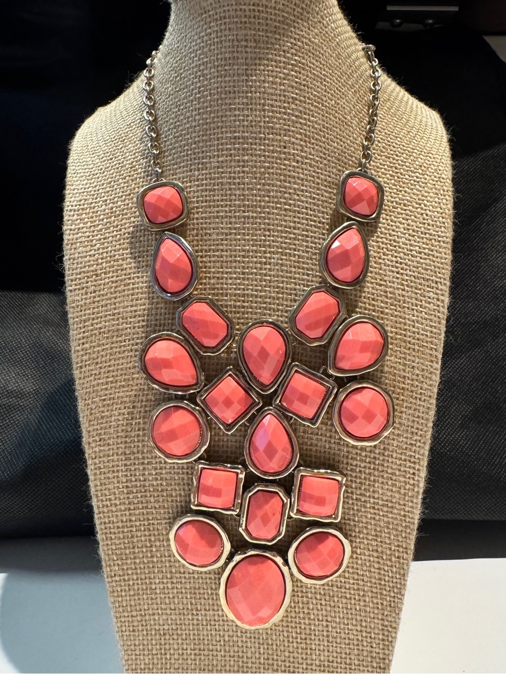 Vintage costume Statement Pink coral tone Bib Necklace - Fashion Jewelry